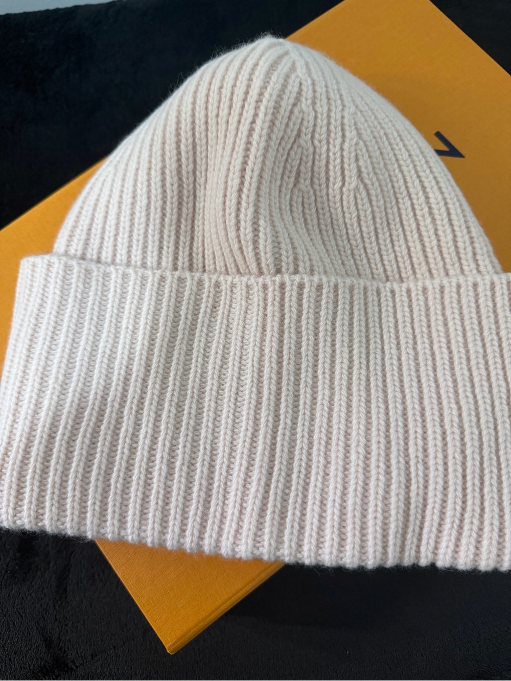 Women’s LV beanie - Picture 2 of 4